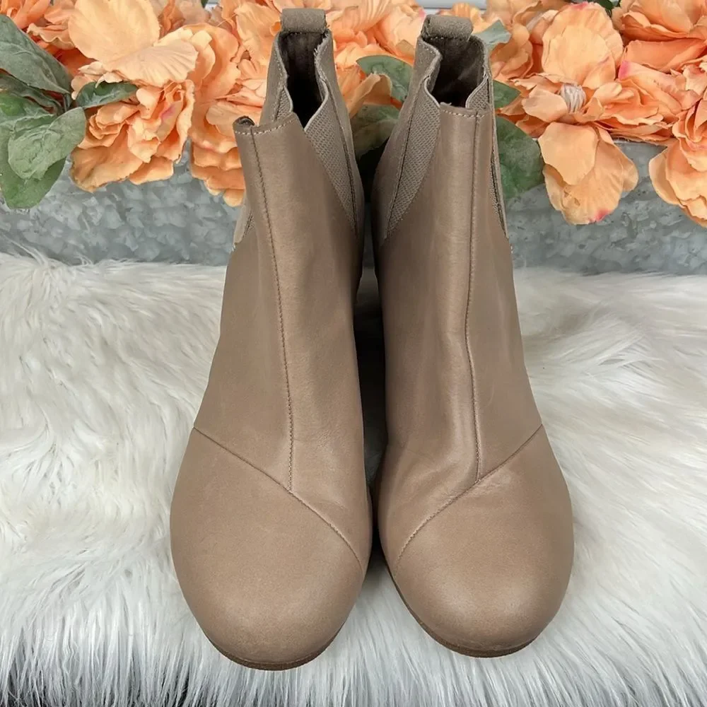 TOMS Women's Kelsey Wedge Bootie Tan Wedge Bootie Size 11